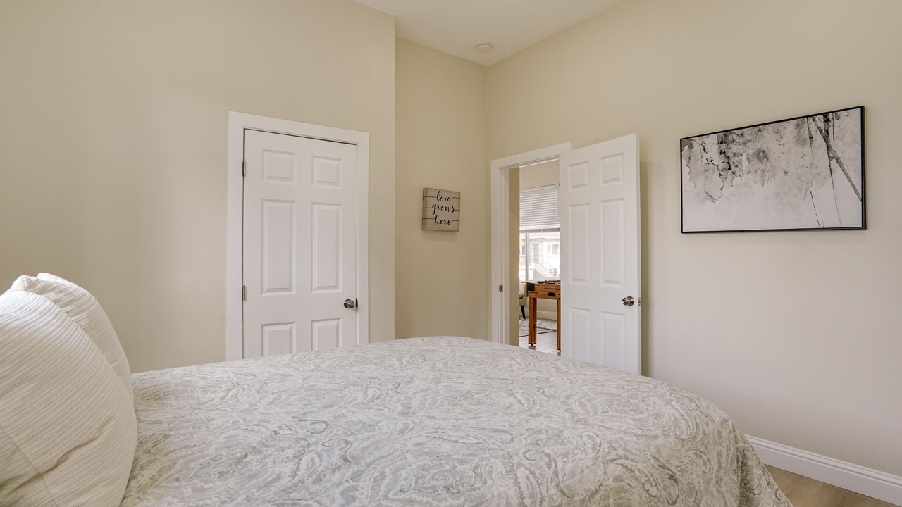 Photo of Bedroom in Longfellow