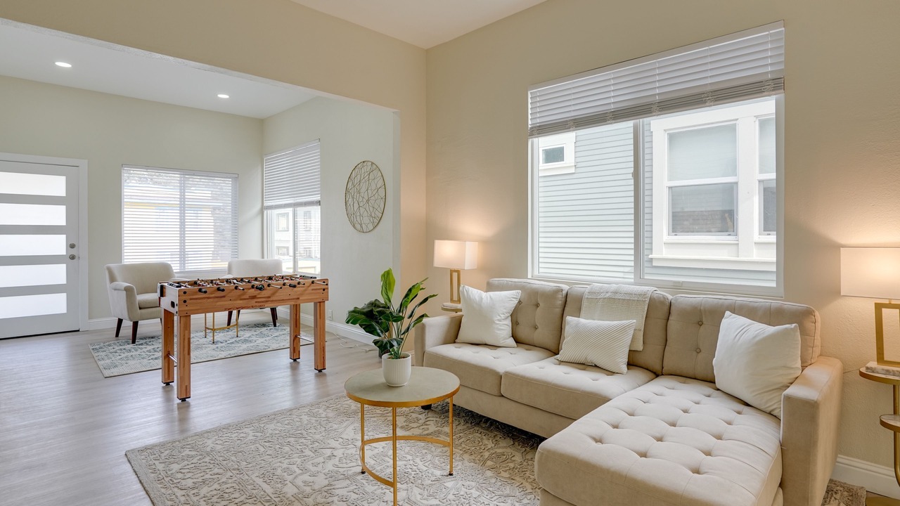 Photo of Livingroom in Longfellow