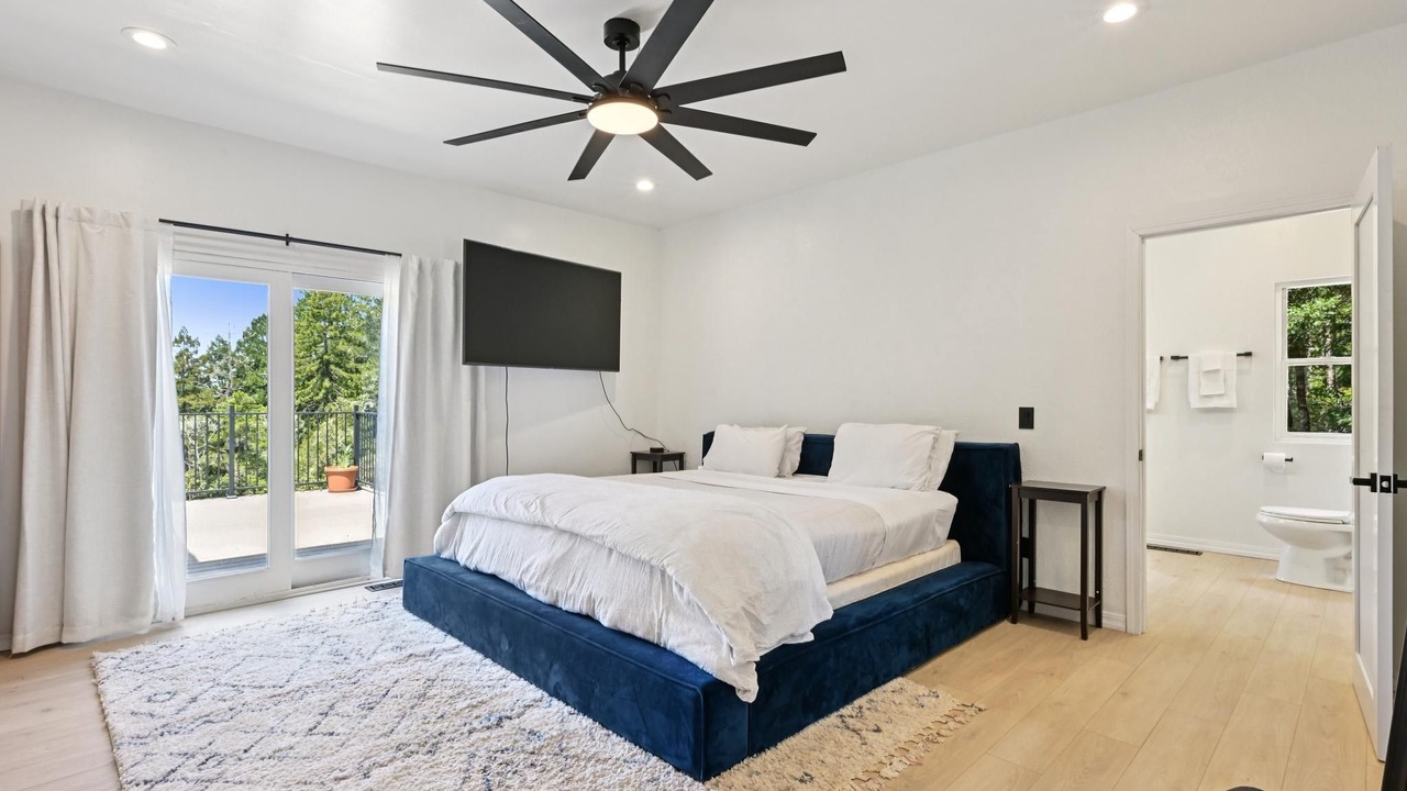 Photo of Bedroom in Gualala