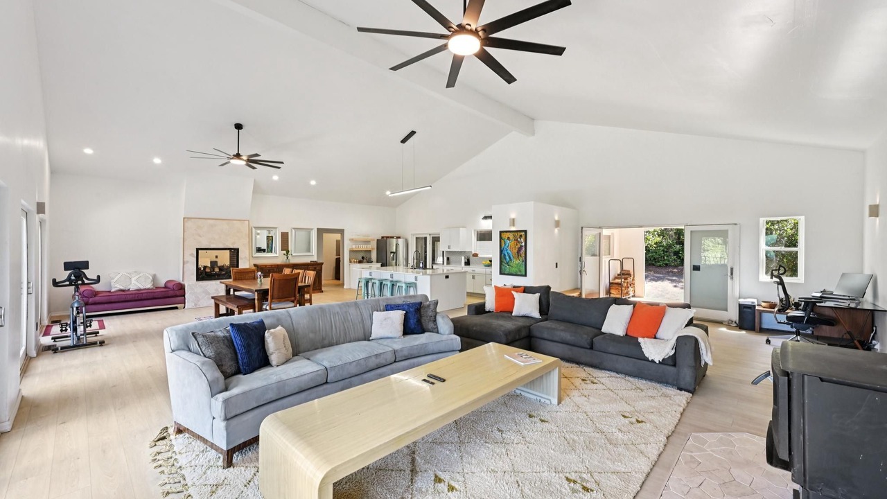 Photo of Livingroom in Gualala