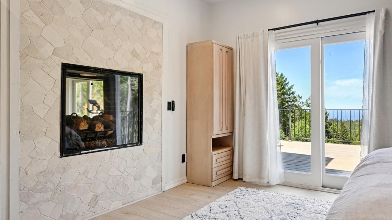 Photo of Bedroom in Gualala