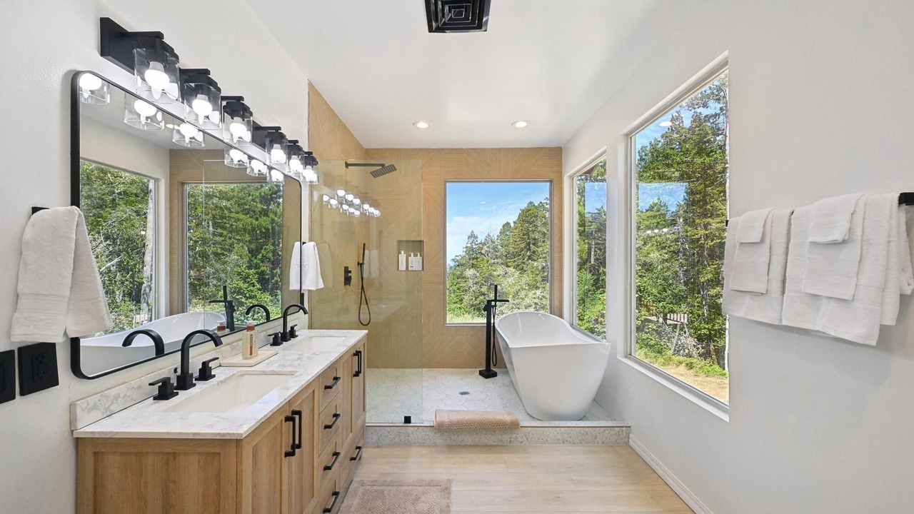 Photo of Bathroom in Gualala