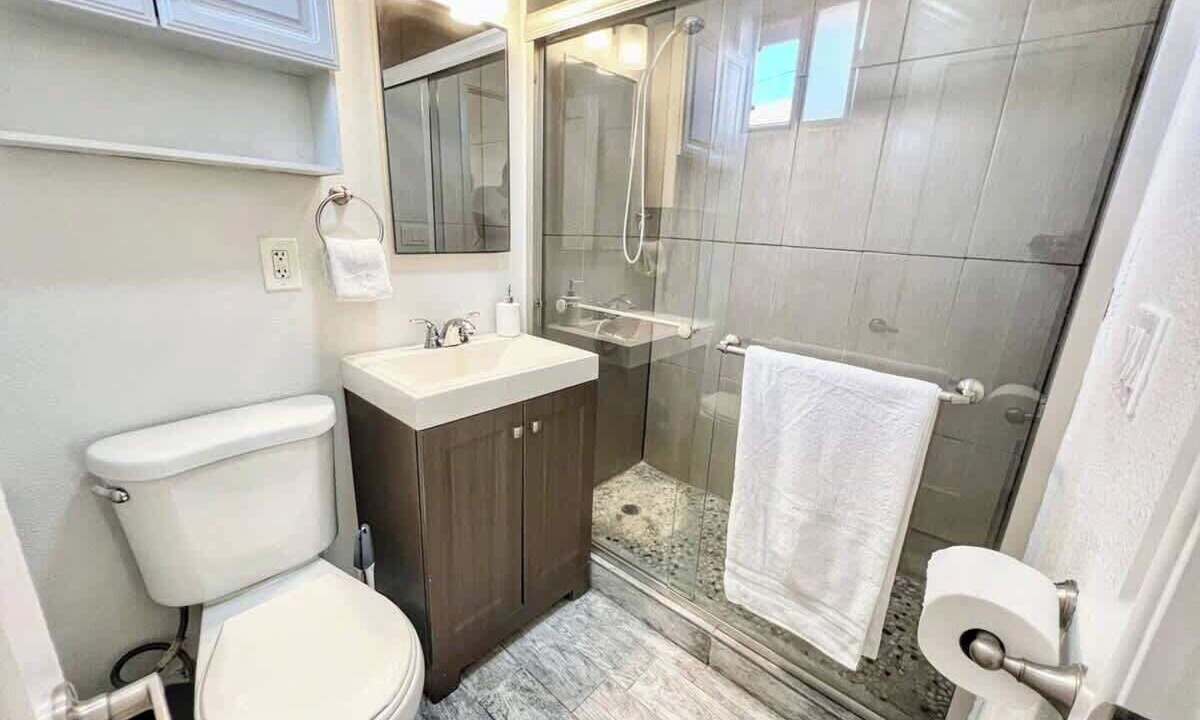 Photo of Bathroom in Lincoln Acres