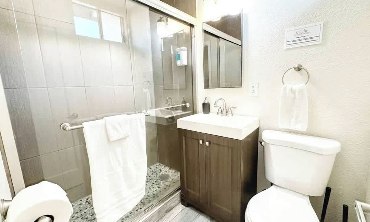 Photo of Bathroom in Lincoln Acres