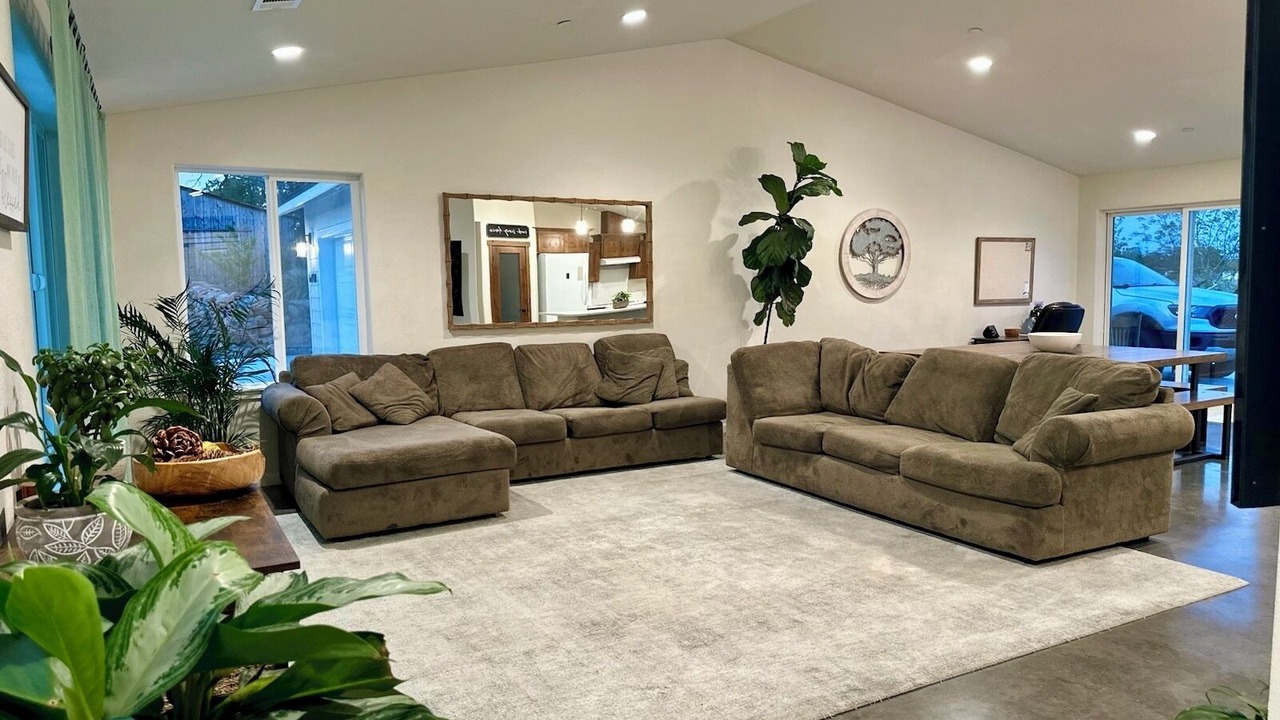 Photo of Livingroom in Flournoy