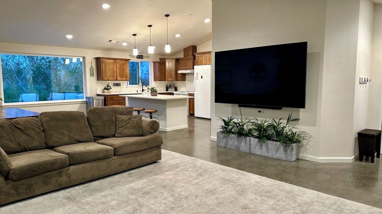 Photo of Livingroom in Flournoy
