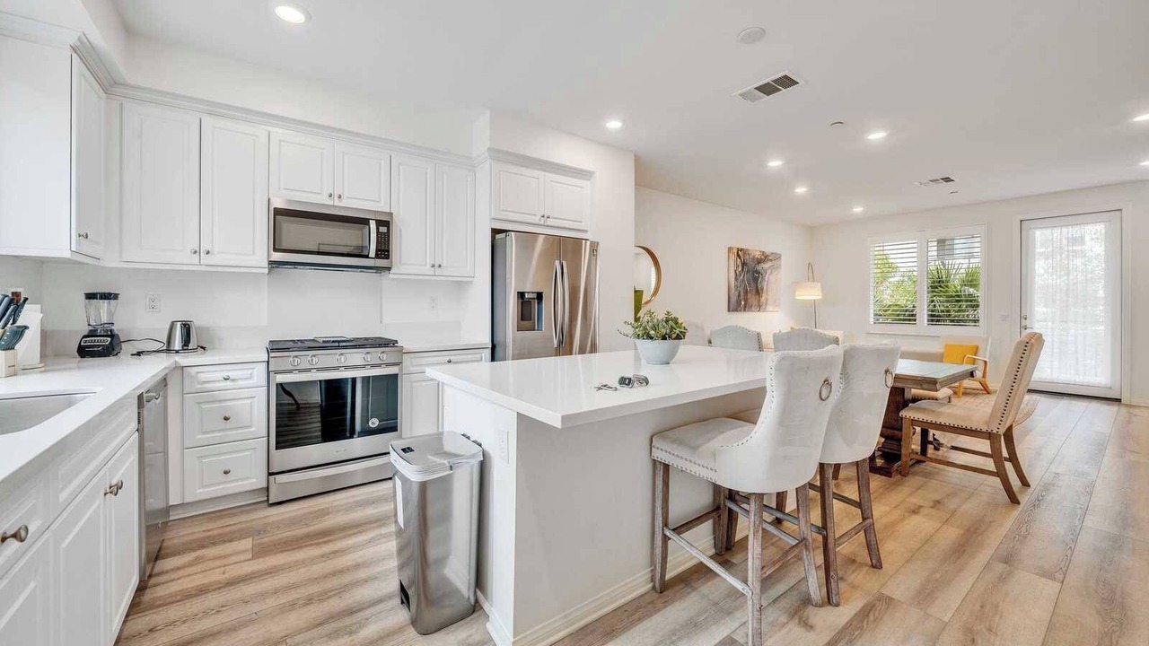 Photo of Kitchen in Irvine Business Complex