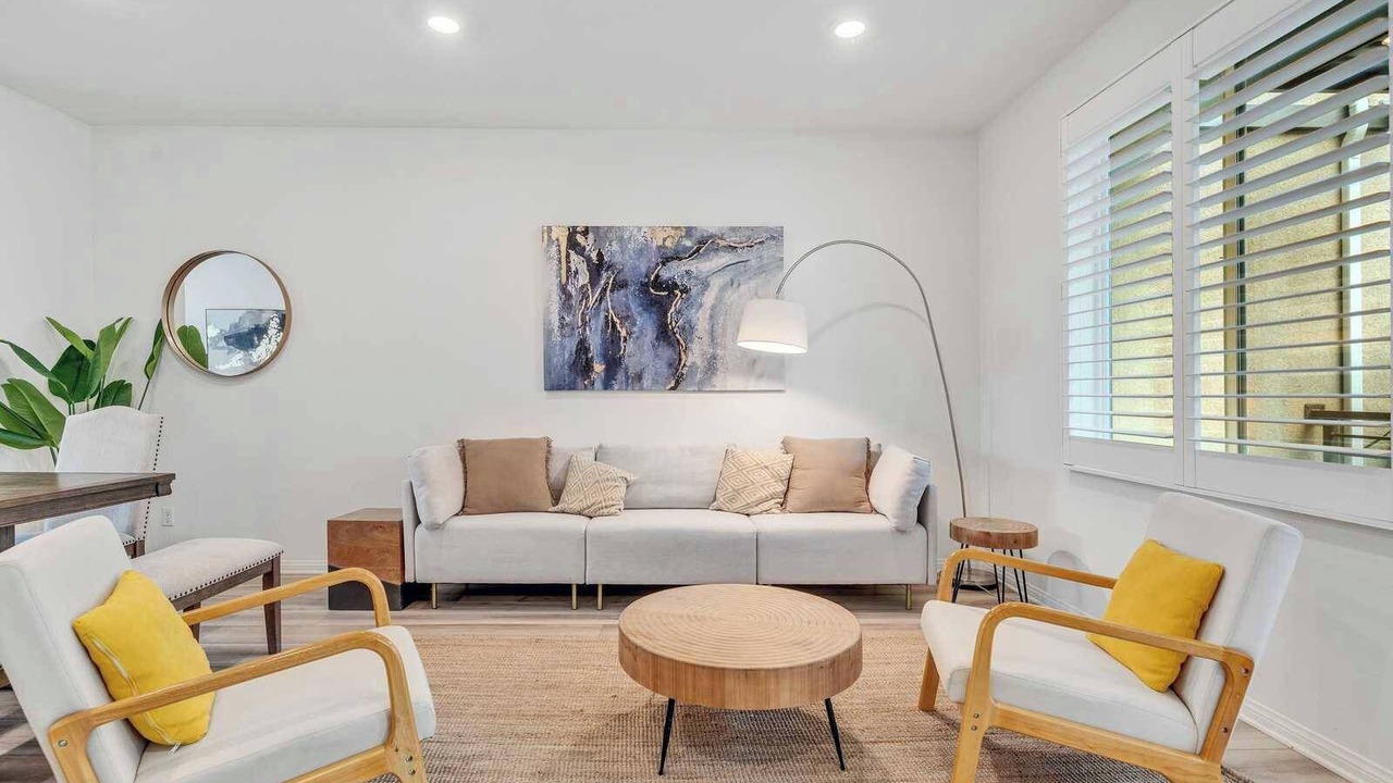 Photo of Livingroom in Irvine Business Complex