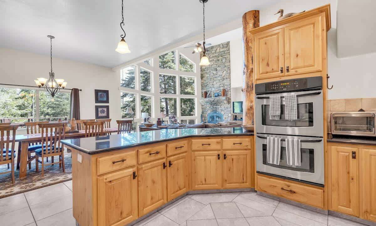 Photo of Kitchen in Shaver Lake