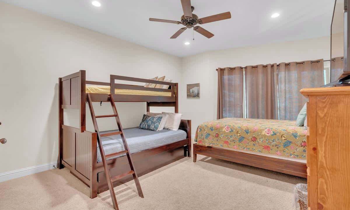 Photo of Bedroom in Shaver Lake