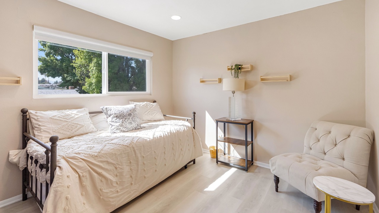 Photo of Bedroom in Tarzana