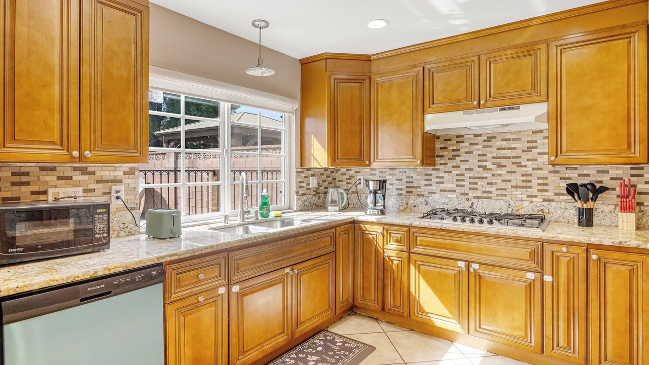 Photo of Kitchen in Tarzana