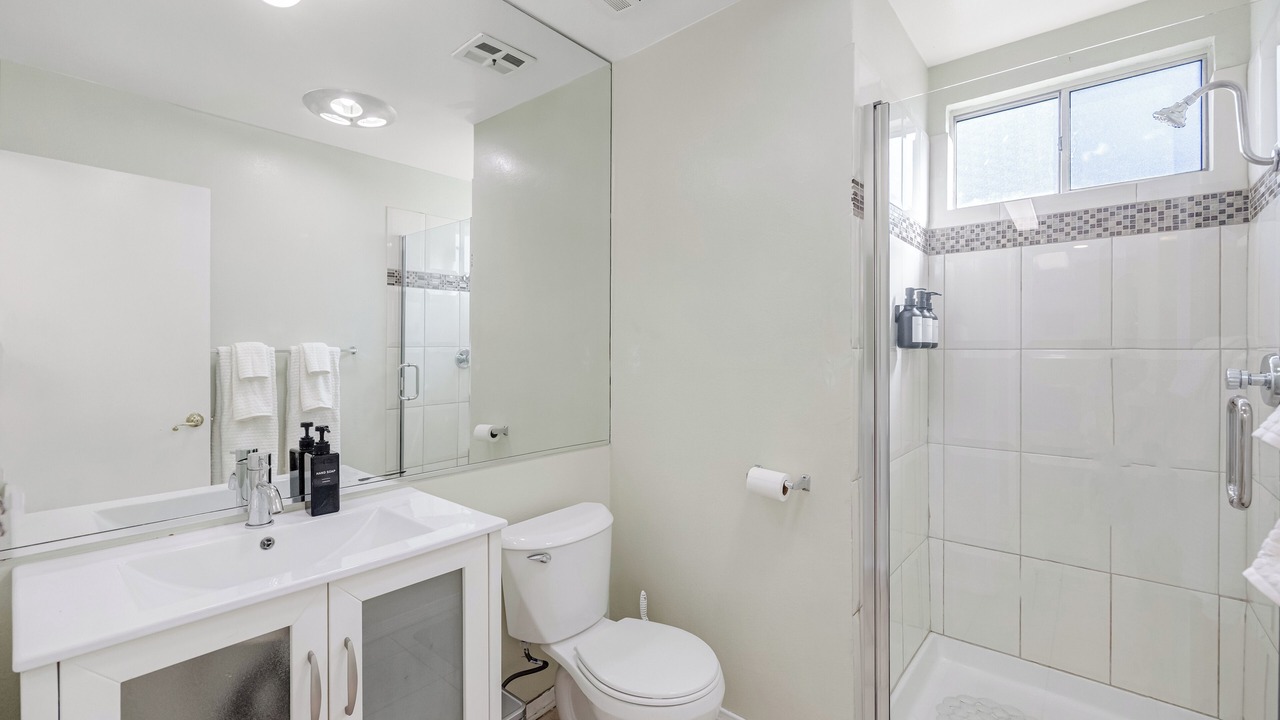 Photo of Bathroom in Tarzana