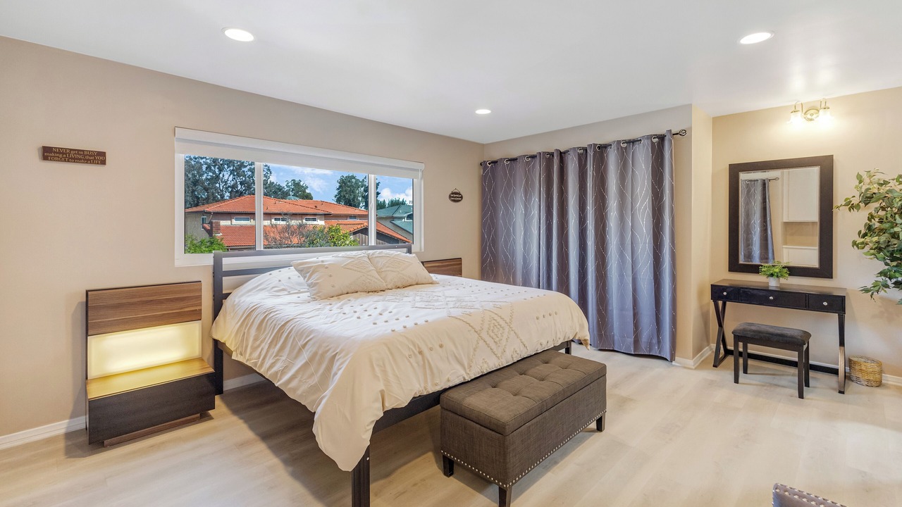 Photo of Bedroom in Tarzana