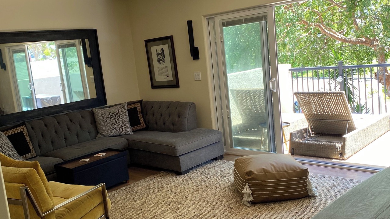 Photo of Livingroom in Old Towne