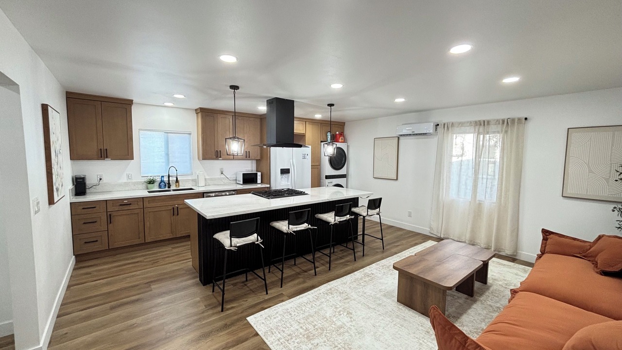 Photo of Livingroom in Westmont