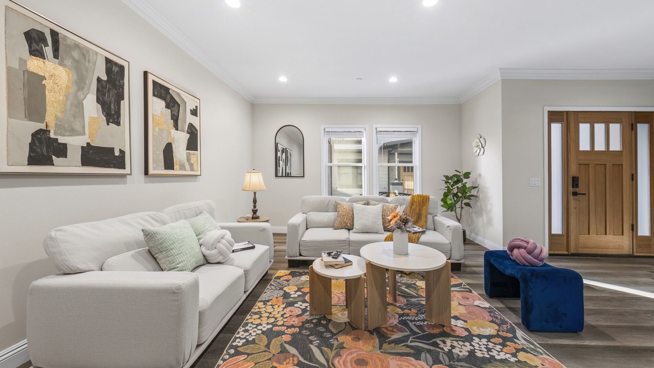 Photo of Livingroom in North Central
