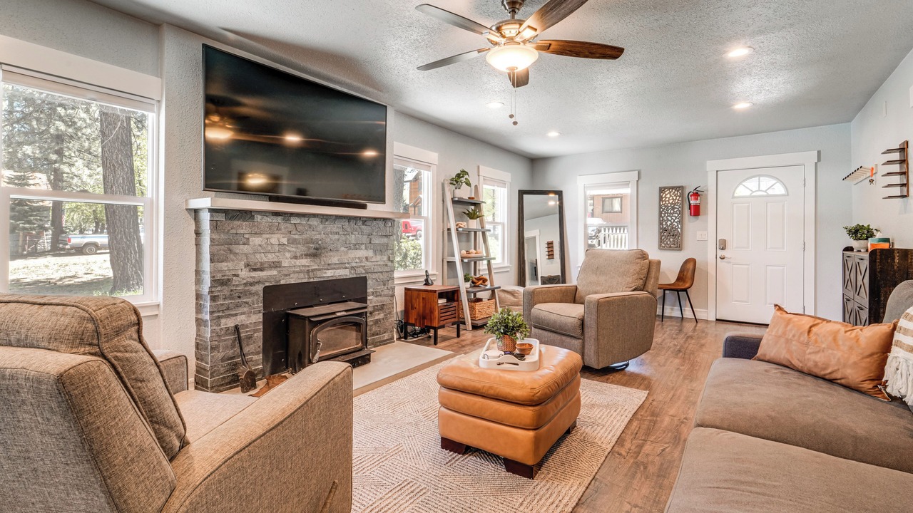 Photo of Livingroom in Calpine