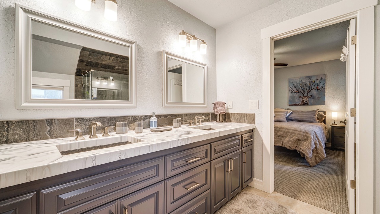 Photo of Bathroom in Calpine