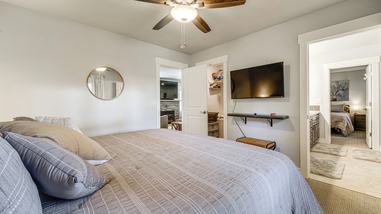 Photo of Bedroom in Calpine