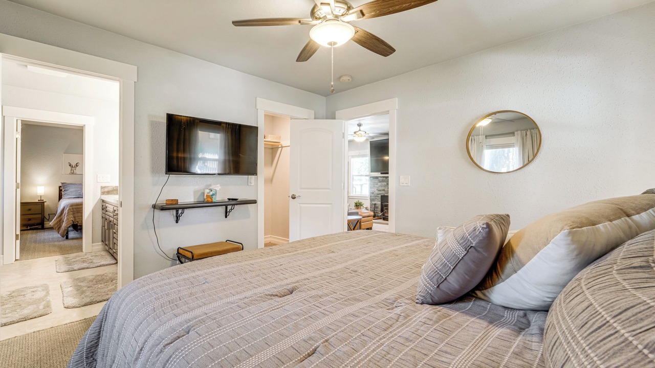 Photo of Bedroom in Calpine