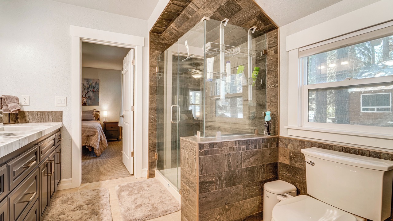 Photo of Bathroom in Calpine