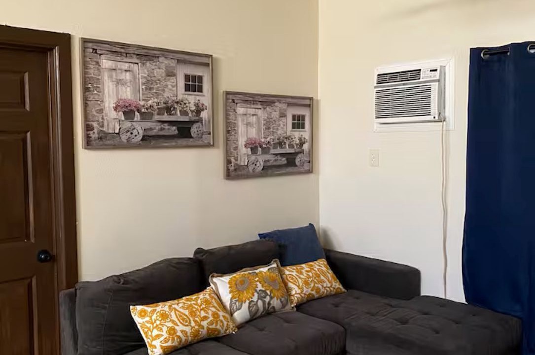Photo of Livingroom in Pumpkin Center