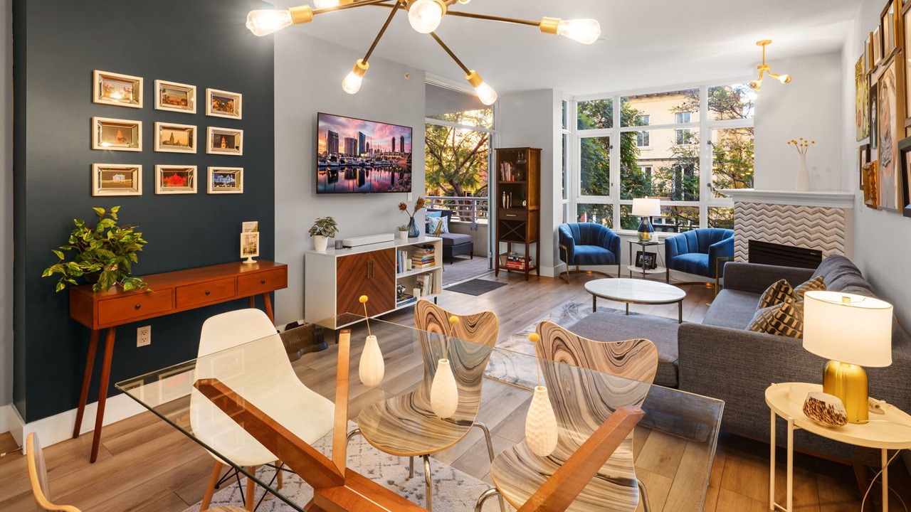 Photo of Livingroom in Cortez Hill