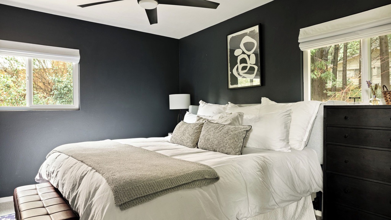 Photo of Bedroom in Crestline