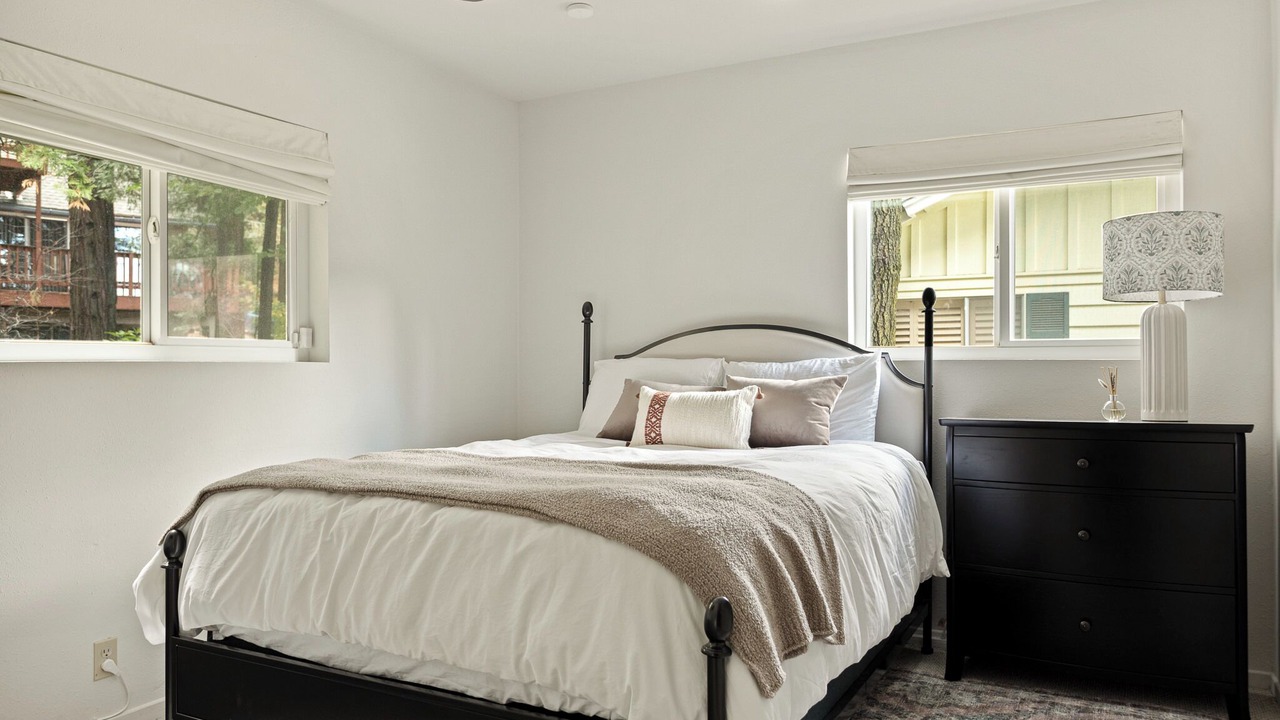 Photo of Bedroom in Crestline