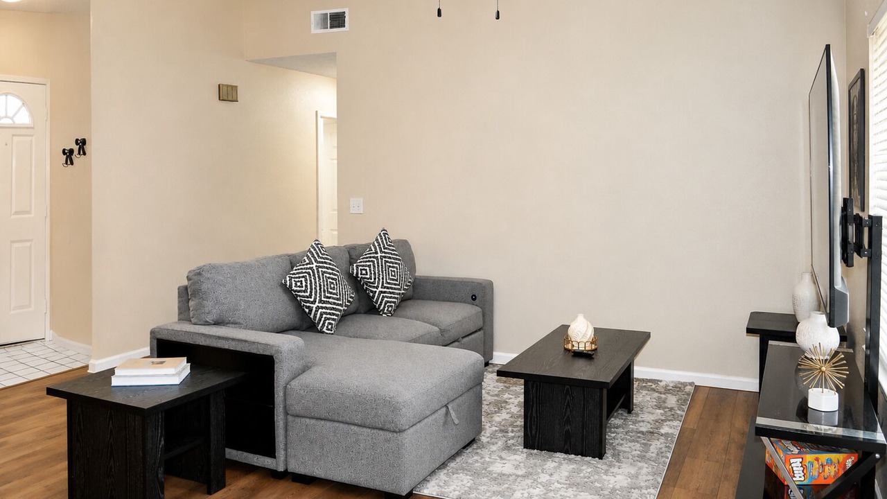 Photo of Livingroom in Hanford