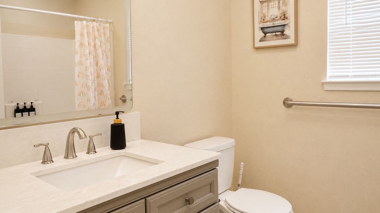 Photo of Bathroom in Hanford