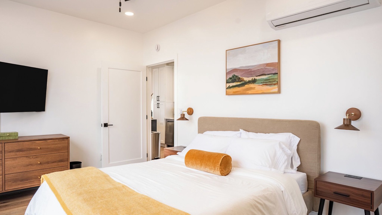 Photo of Bedroom in Lincoln Acres