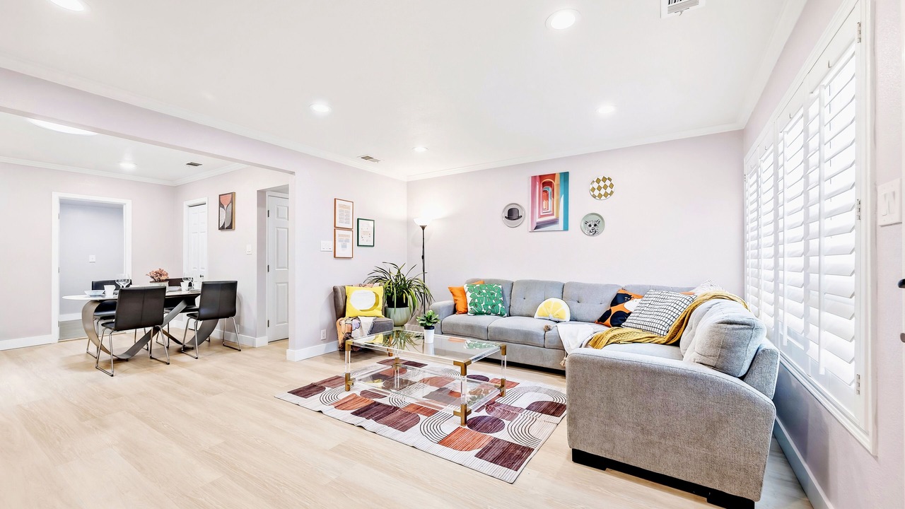 Photo of Livingroom in Davis Tract