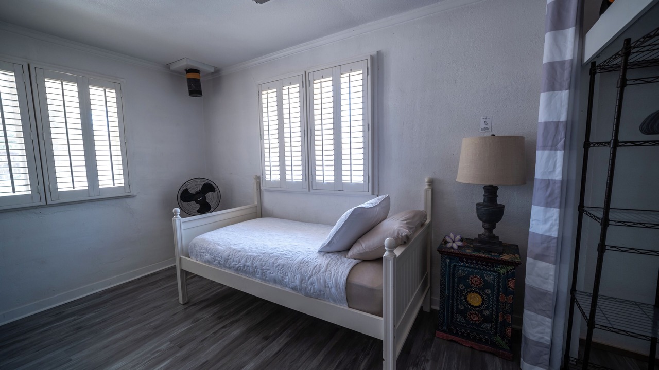 Photo of Bedroom in Pearblossom