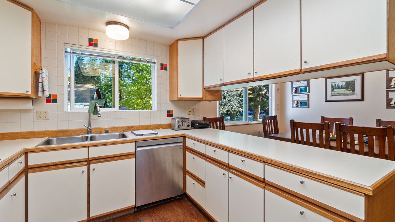 Photo of Kitchen in Lake Almanor Country Club