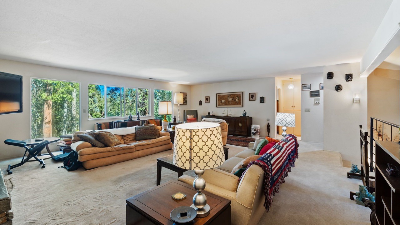 Photo of Livingroom in Lake Almanor Country Club