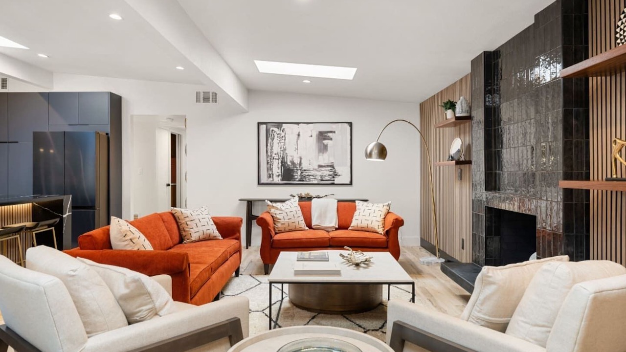 Photo of Livingroom in Central Davis