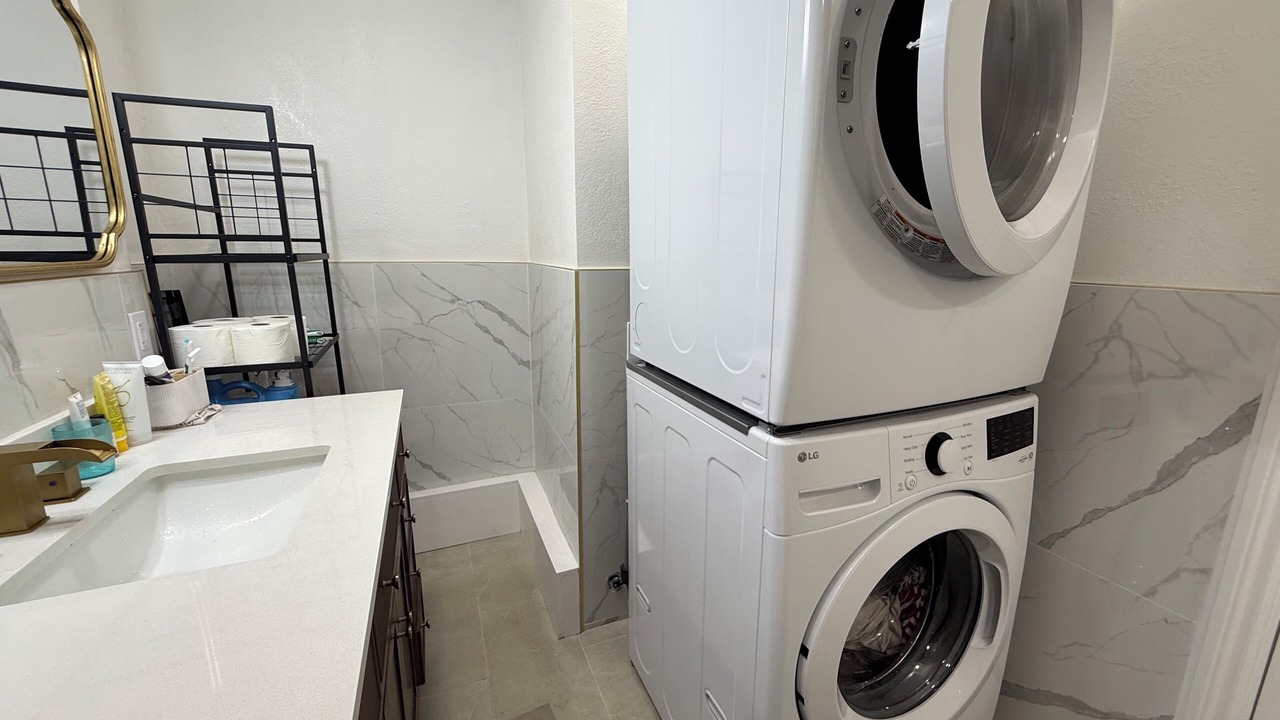 Photo of Bathroom in Estudillo Estates - Glen