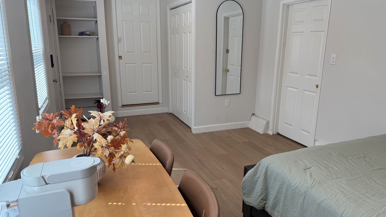 Photo of Bedroom in Estudillo Estates - Glen