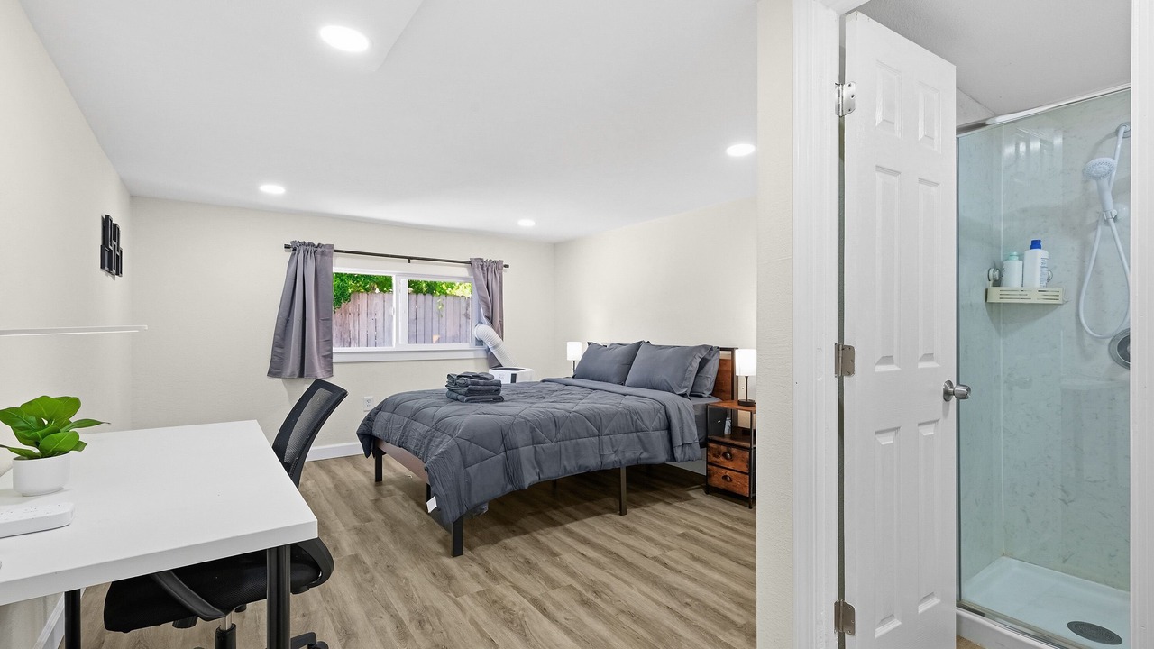 Photo of Bedroom in Tennyson - Alquire