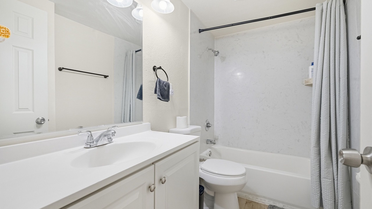 Photo of Bathroom in Tennyson - Alquire