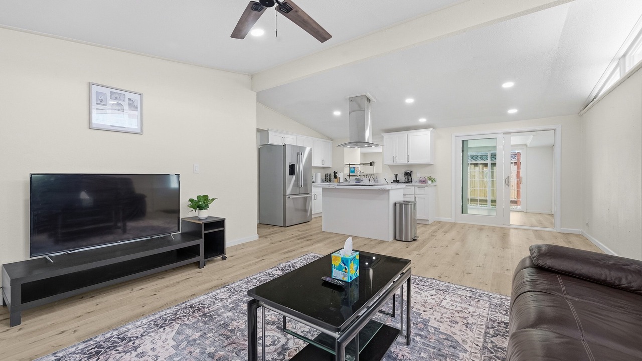 Photo of Livingroom in Tennyson - Alquire