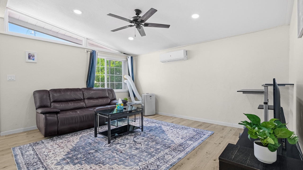Photo of Livingroom in Tennyson - Alquire