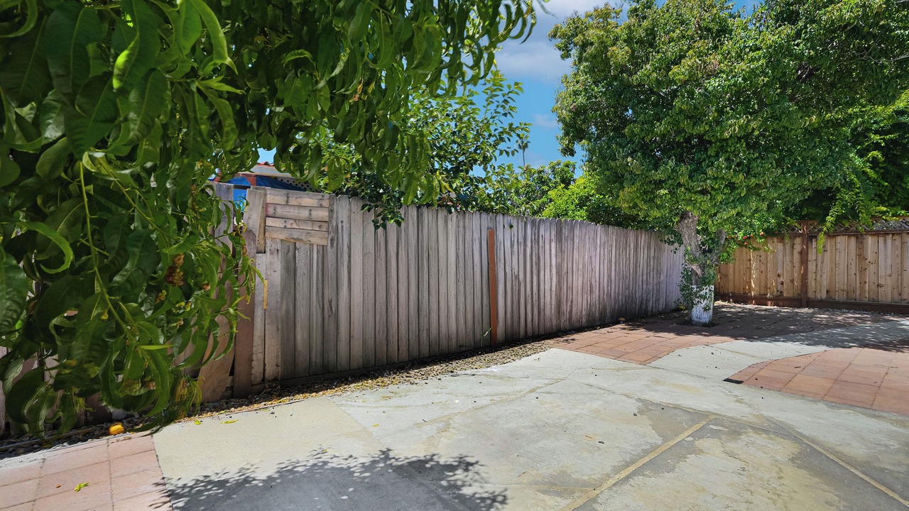 Photo of Outdoor in Tennyson - Alquire