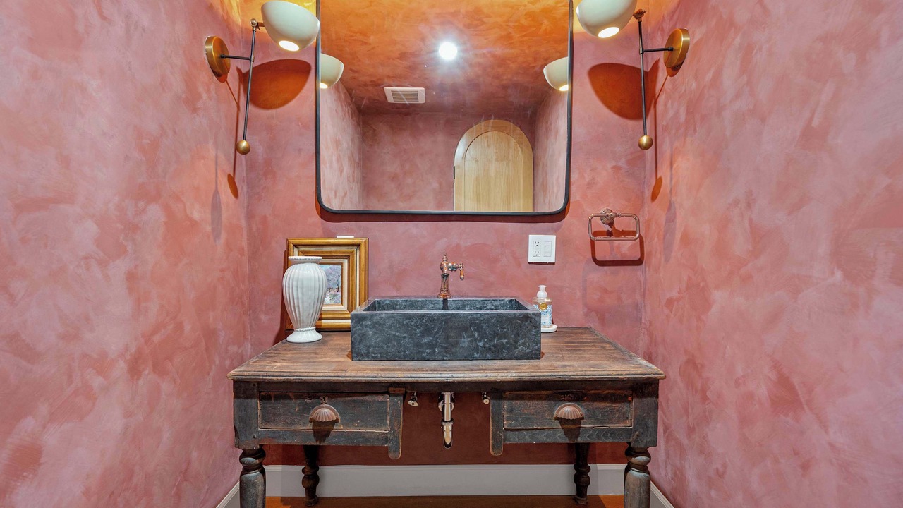 Photo of Bedroom in Hollywood Hills West