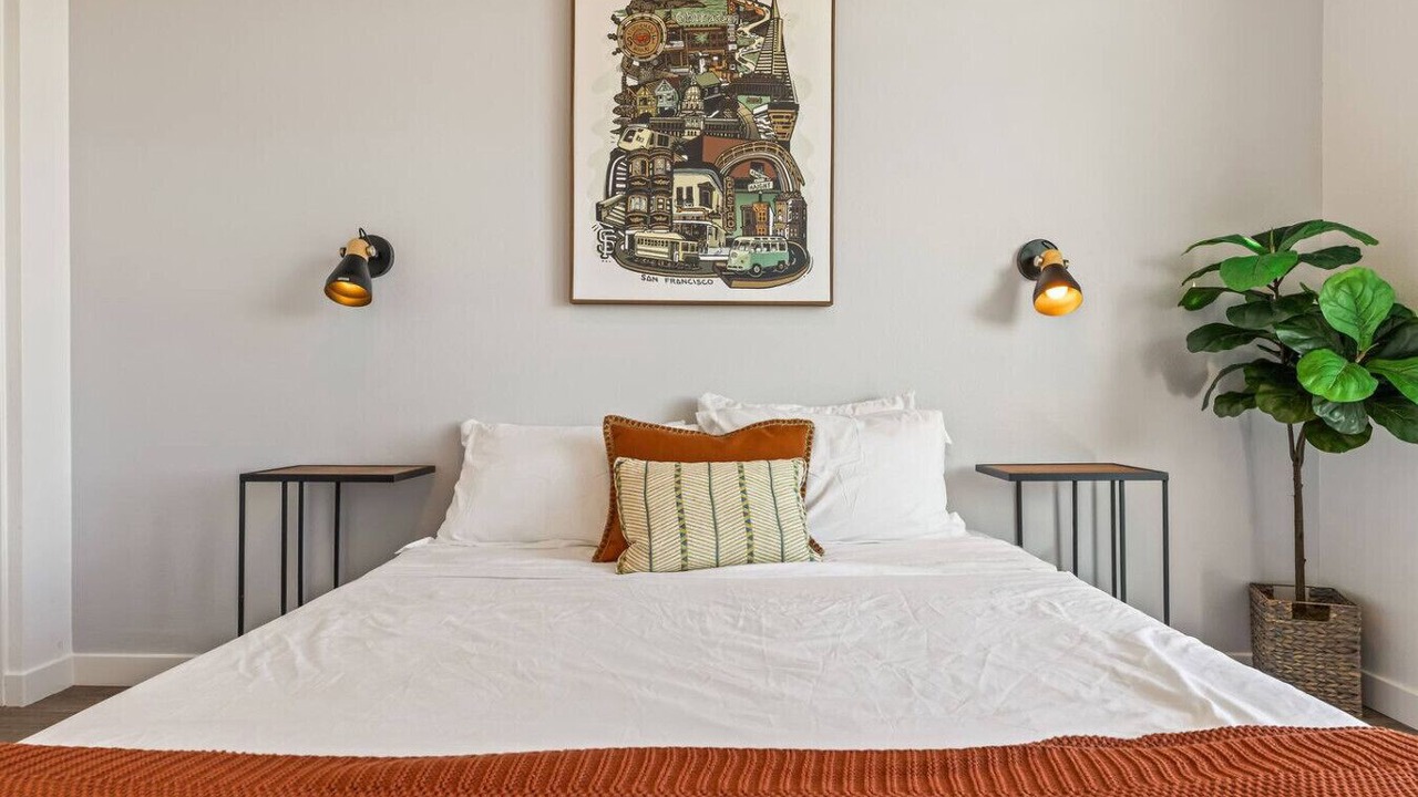 Photo of Bedroom in Koreatown