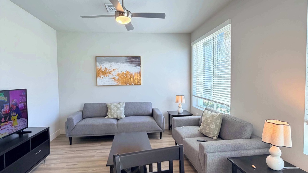 Photo of Livingroom in Midway District
