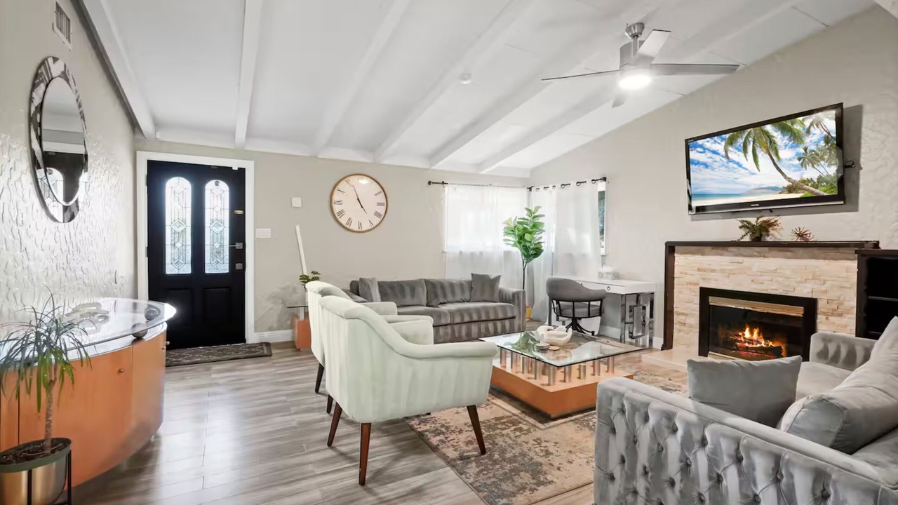 Photo of Livingroom in Santa Clarita