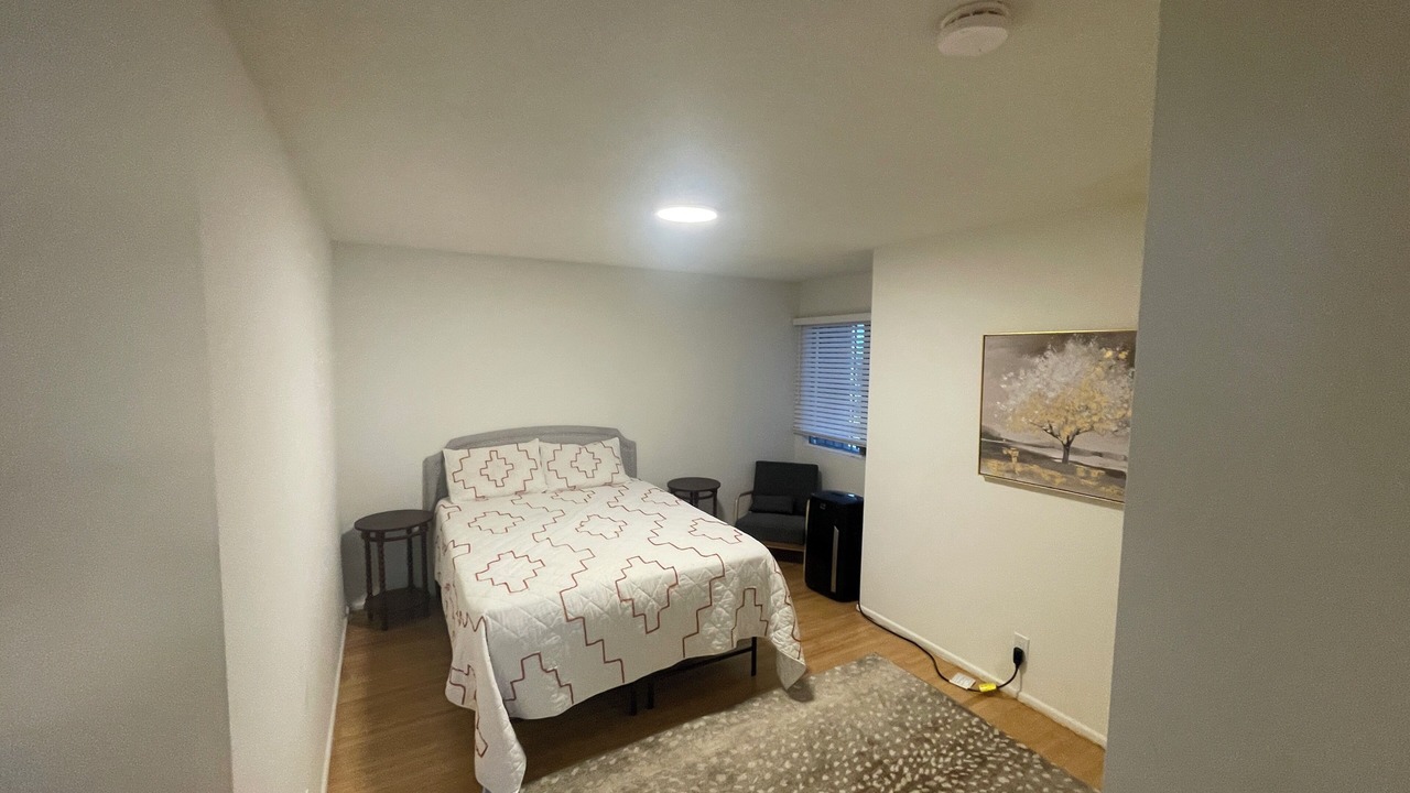Photo of Bedroom in Downtown Long Beach